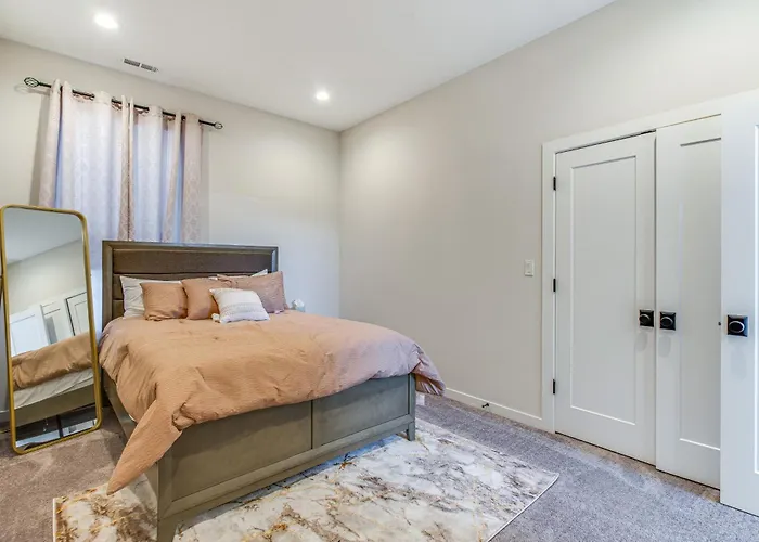 Apartment 7 Mi To Downtown Luxe Chicago