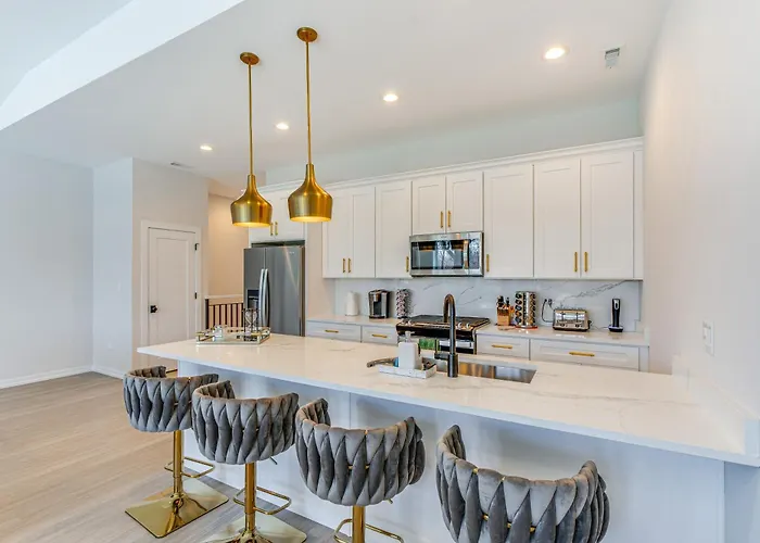 7 Mi To Downtown Luxe Apartment *